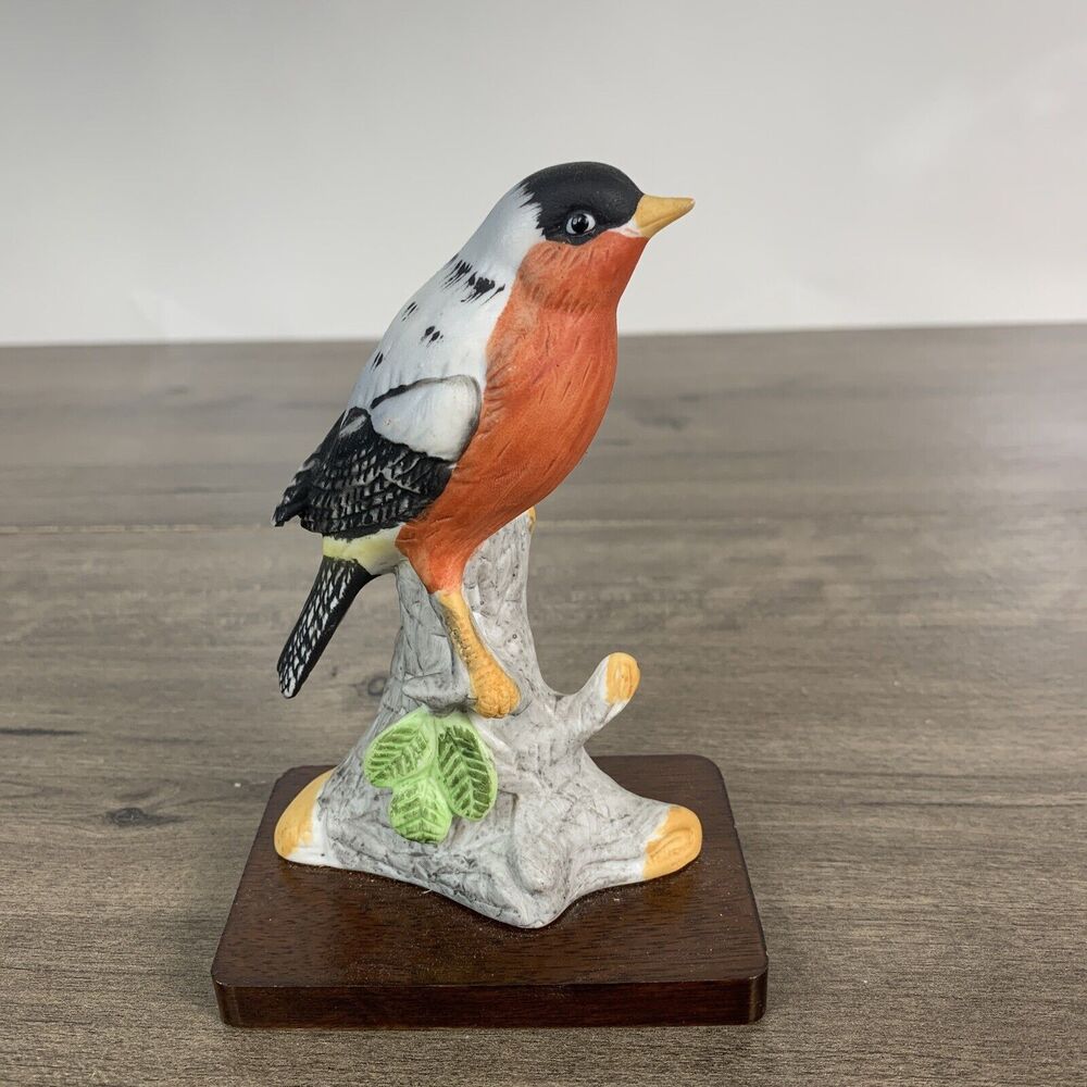 Red Robin Bird Figurine Figure Porcelain 5.25" Figural Red Breast